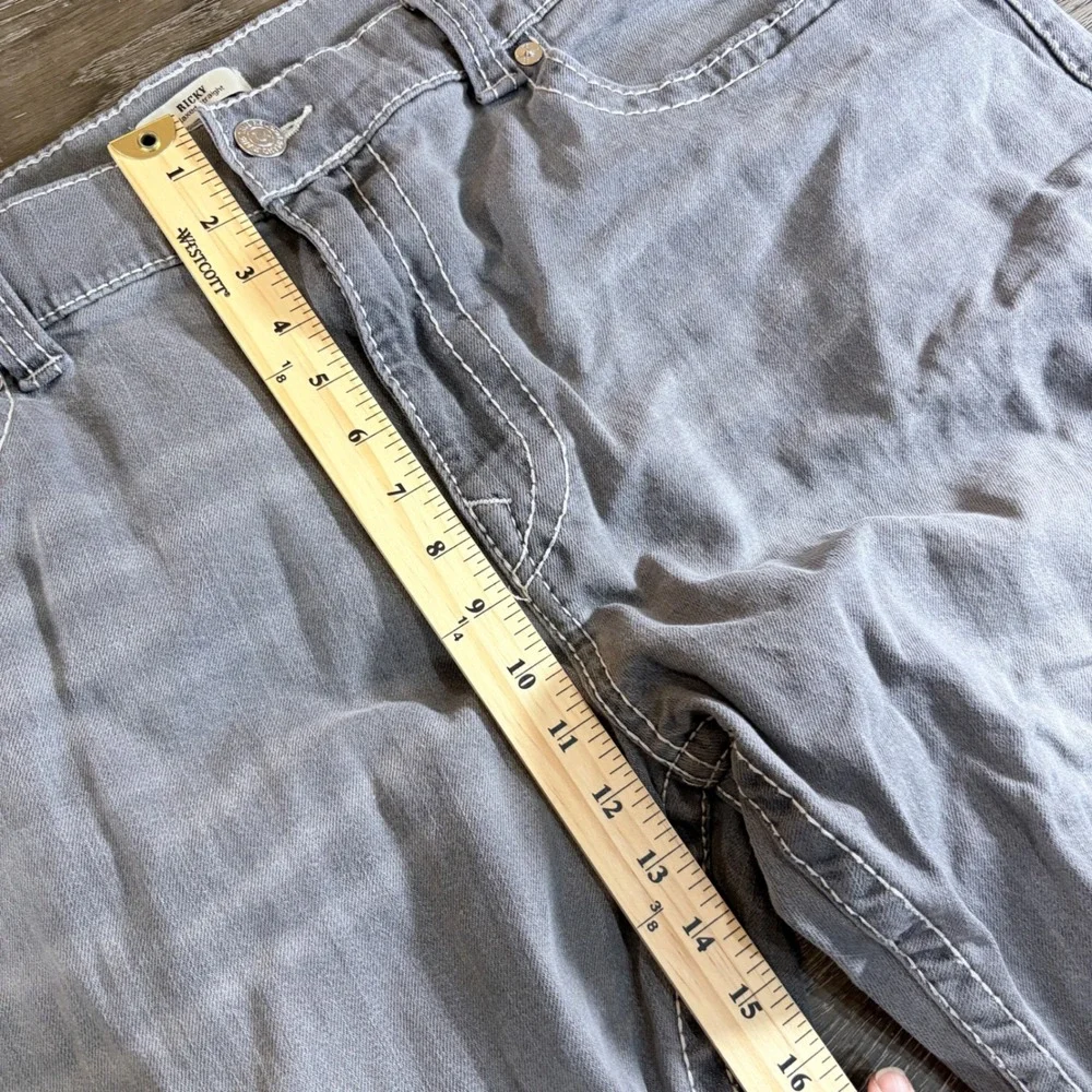 True Religions Men's Ricky Relaxed Straight Flap Pocket Jeans Size 44 x 33
